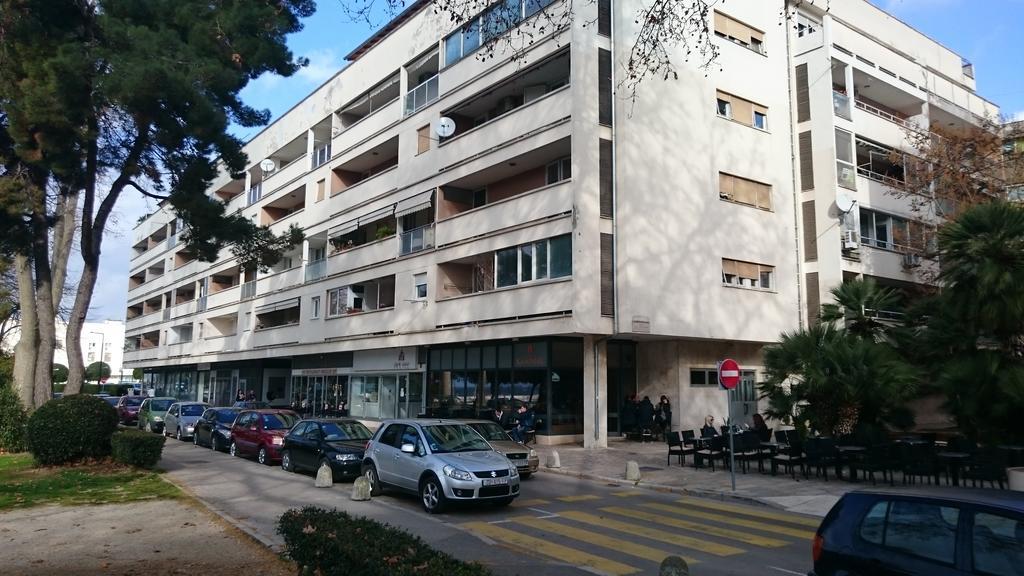 Apartments Feel Center 扎达尔 外观 照片