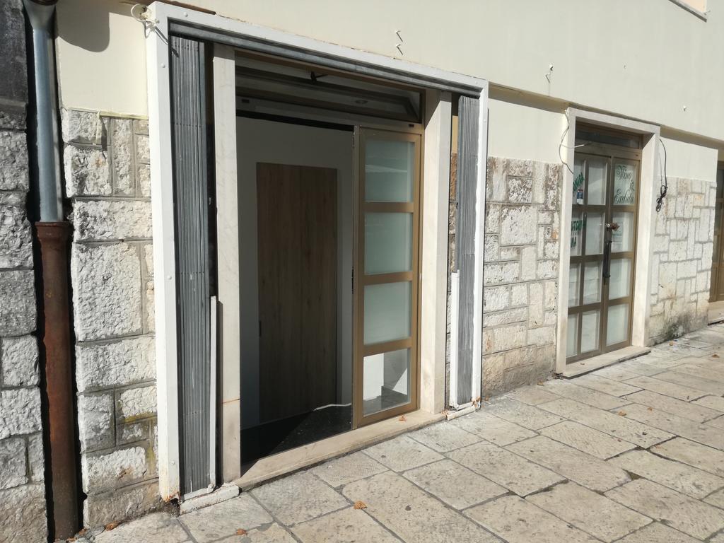 Apartments Feel Center 扎达尔 外观 照片