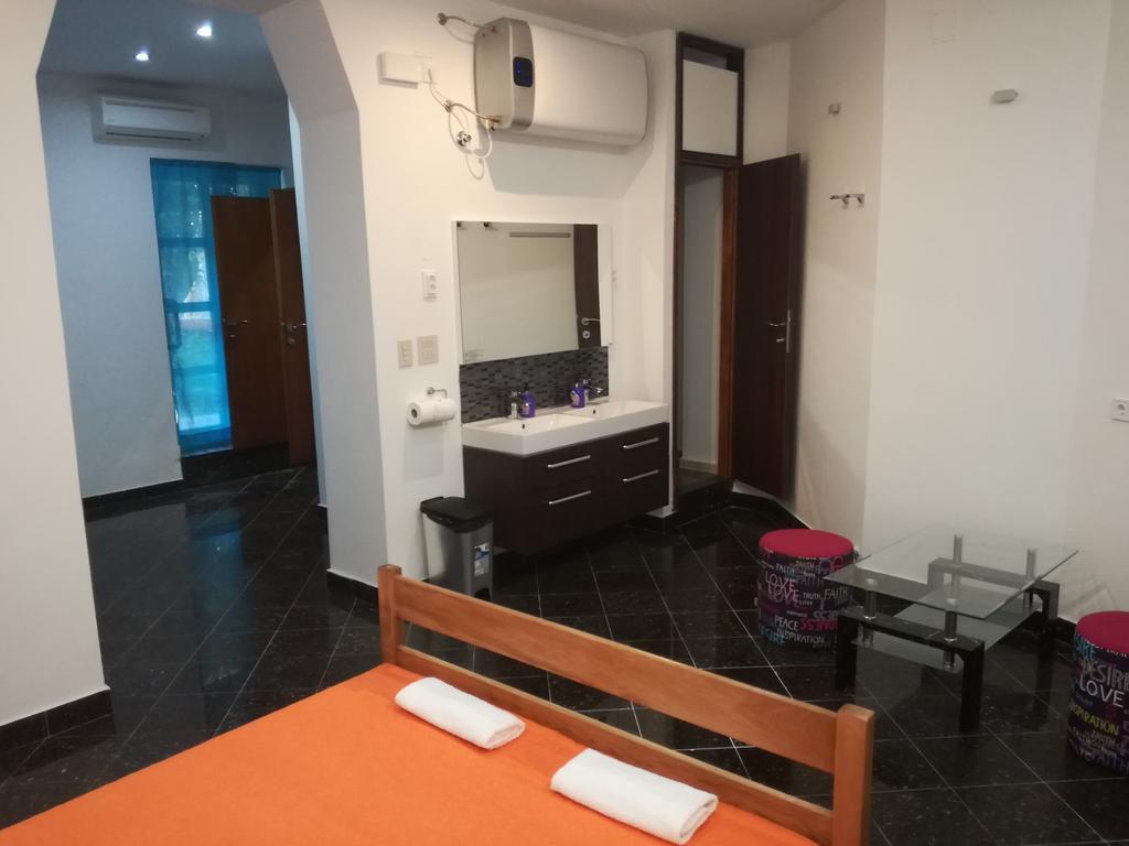 Apartments Feel Center 扎达尔 外观 照片